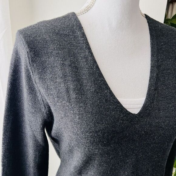 Eddie Bauer Italian Merino Wool Charcoal Gray Cozy Stretchy Sweater - Size Small - Picture 2 of 8